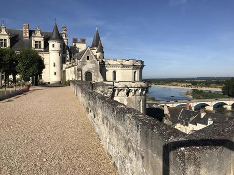 Carte postale d'Amboise côté château Carte postale d'Amboise côté château