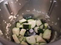 Velouté de courgette au lait de coco Cliquer sur les photographies pour les agrandir