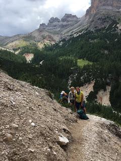 QUELQUES HAUTEURS A LA FRAÎCHE QUELQUES HAUTEURS A LA FRAÎCHE