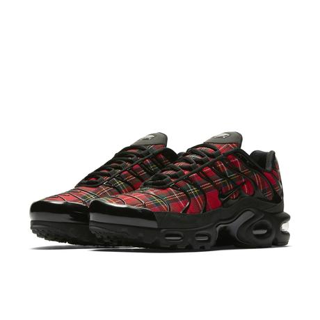 Nike mise sur le tartan pour la saison automne hiver 2018