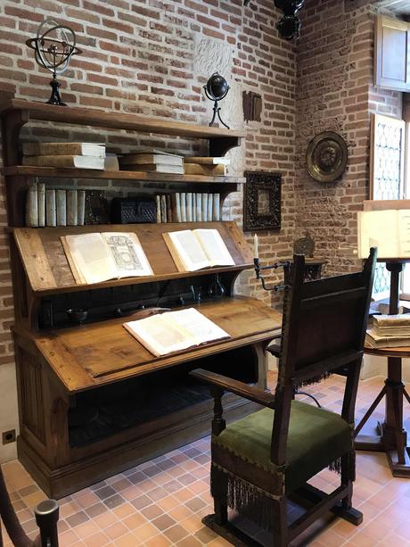 Carte postale du Clos Lucé et de Léonard de Vinci Carte postale du Clos Lucé et de Léonard de Vinci