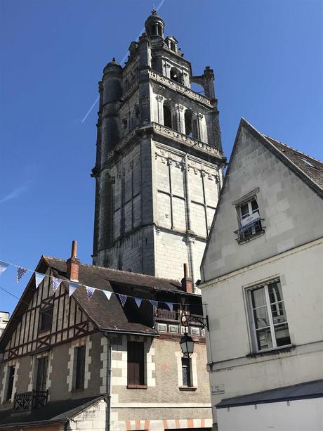 Carte postale de Loches et instant Formule 1 Carte postale de Loches et instant Formule 1