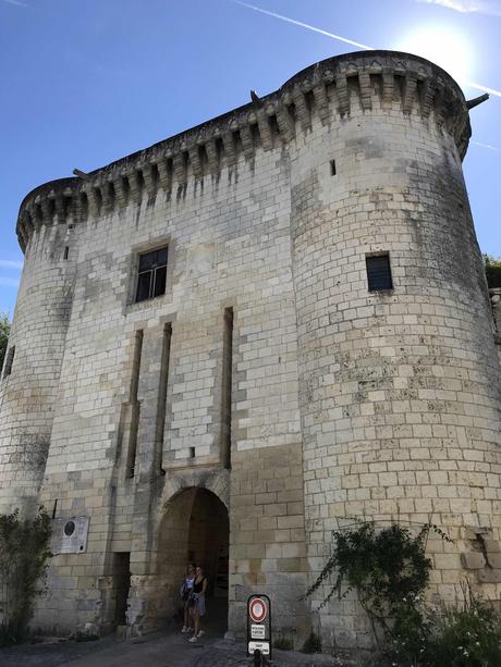 Carte postale de Loches et instant Formule 1 Carte postale de Loches et instant Formule 1