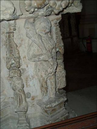 « NE RIS PAS DU CROCODILE AVANT D’AVOIR TRAVERSE LA RIVIERE ! »L’ANIMAL DANS LA PENSEE AFRICAINE(1) « NE RIS PAS DU CROCODILE AVANT D’AVOIR TRAVERSE LA RIVIERE ! »L’ANIMAL DANS LA PENSEE AFRICAINE(1)