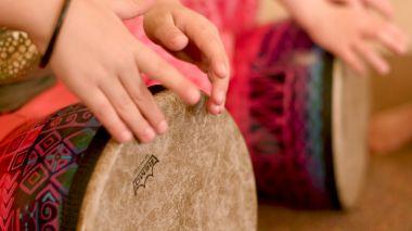 Journées Portes Ouvertes pour essayer notre programme international de MUSIQUE ET MOUVEMENT EN ANGLAIS Journées Portes Ouvertes pour essayer notre programme international de MUSIQUE ET MOUVEMENT EN ANGLAIS