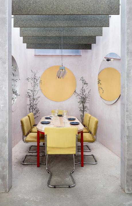 Un bar/restaurant à la déco à la fois industrielle et douce Un bar/restaurant à la déco à la fois industrielle et douce
