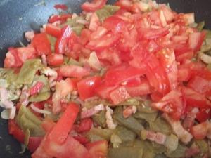 Poêlée de Haricots verts plats, Poivron, Tomates et Lardons Cliquer sur les photographies pour les agrandir