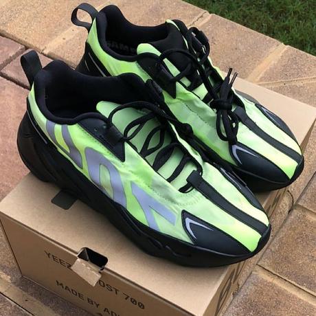 Kanye West offre le sample de sa Yeezy Boost 700 VX à 6ix9ine Kanye West offre le sample de sa Yeezy Boost 700 VX à 6ix9ine