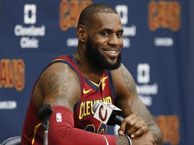 La célèbre star de basket LeBron James dit que les conseils ne sont pas utiles, utilisez plutôt cette astuce pour réussir La célèbre star de basket LeBron James dit que les conseils ne sont pas utiles, utilisez plutôt cette astuce pour réussir