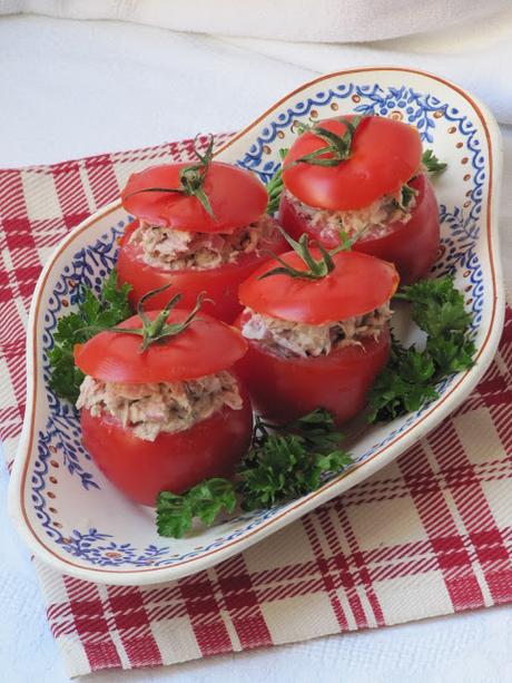 Tomates  surprise au thon mayonnaise