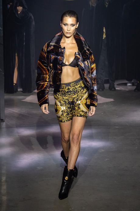 Kith x Versace : une collaboration sous le signe de la méduse Kith x Versace : une collaboration sous le signe de la méduse