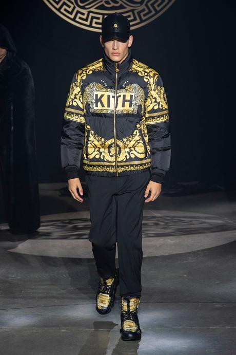 Kith x Versace : une collaboration sous le signe de la méduse Kith x Versace : une collaboration sous le signe de la méduse