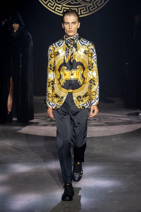 Kith x Versace : une collaboration sous le signe de la méduse Kith x Versace : une collaboration sous le signe de la méduse