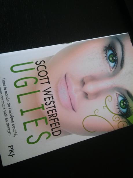 Uglies (Uglies #1) Uglies (Uglies #1)