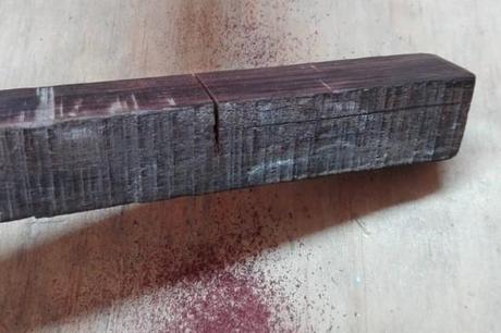 découpe bois de cocobolo pour fabrication pendentif croix de vie en bois