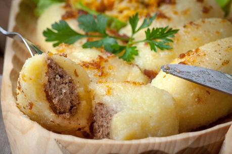 CROQUETTES DE POMME DE TERRE ET VIANDE HACHÉE CROQUETTES DE POMME DE TERRE ET VIANDE HACHÉE
