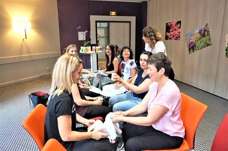 Weleda Bioty Tour 2018 à Aix massage des mains par deux