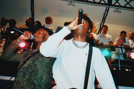 Champion s’installe à Paris pour la sortie de sa collection We Are One Champion s’installe à Paris pour la sortie de sa collection We Are One