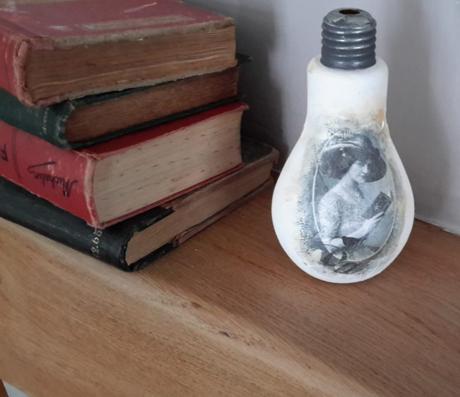 Ampoule decoree retro