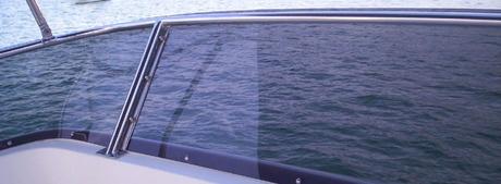Comment réparer le plexiglass cassé ou fissuré sur votre bateau ?