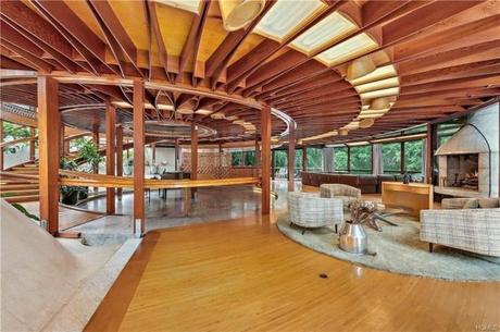 Maison soucoupe volante, la nature à 360° Maison soucoupe volante, la nature à 360°