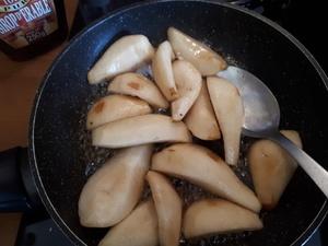 Verrines de Fromage blanc, Poires caramélisées au sirop d'Erable, et Noix de Pécan Cliquer sur les photographies pour les agrandir