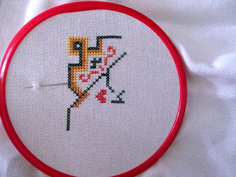 Un futur biscornu ou coussinet Un futur biscornu ou coussinet