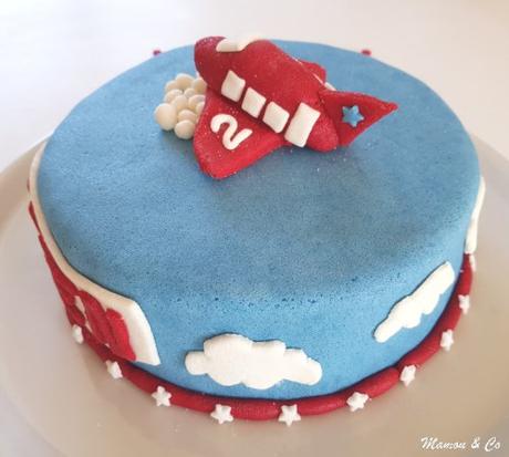 Gâteau avion dans les nuages