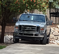Voler le stationnement aux invalides