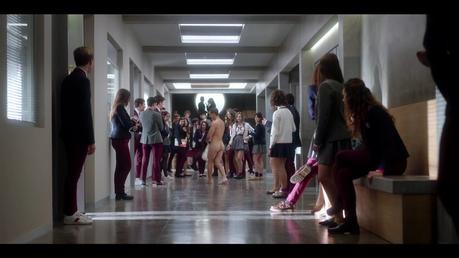 christian_desnudo12 ÉLITE : Christian, défringué dans les couloirs dans l’épisode 1