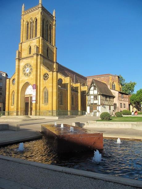 La France - Roanne et son Eglise