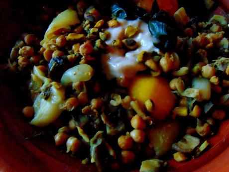 Tajine de rhubarbe, pois chiches, ...