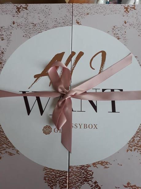 "ALL I WANT "calendrier de l'avent 2018  by glossybox!