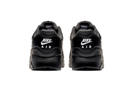 La Nike Air Max 90/1 Black Leather est disponible