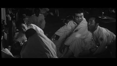 L'Ange rouge - Akai tenshi, Yasuzō Masumura (1966) L'Ange rouge - Akai tenshi, Yasuzō Masumura (1966)