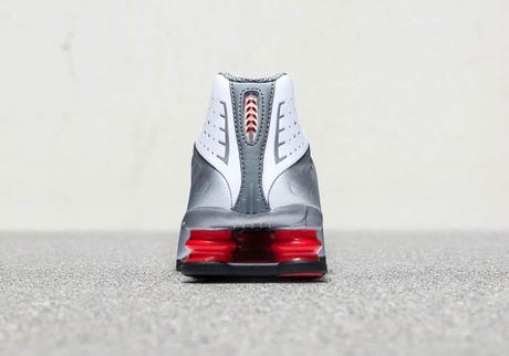 La Nike Shox R4 est de retour dans son coloris original La Nike Shox R4 OG is back