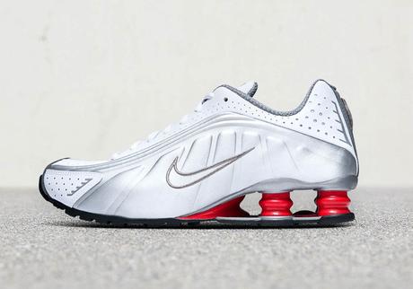 La Nike Shox R4 est de retour dans son coloris original La Nike Shox R4 OG is back