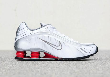 La Nike Shox R4 est de retour dans son coloris original La Nike Shox R4 OG is back
