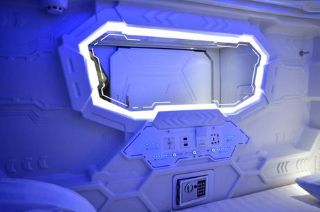 Cet hôtel propose 32 chambres-capsules dignes d’un vaisseau spatial