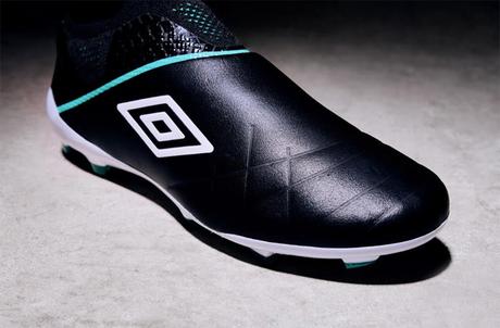 Umbro présente sa première chaussure de football sans lacets