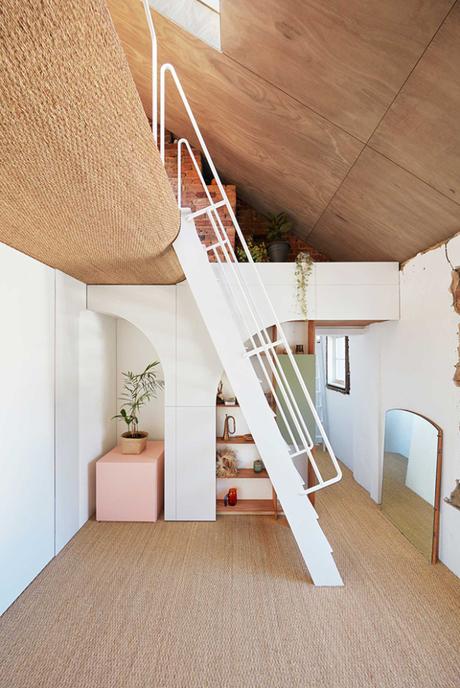 Un ancien pub transformé en habitation chaleureuse et originale