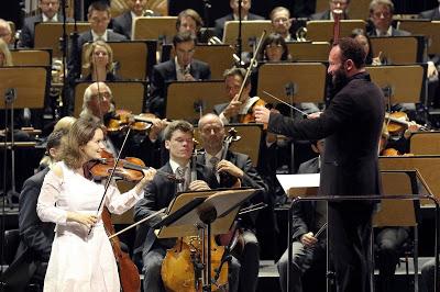 Concert d'Académie: Kirill Petrenko et Patricia Kopatchinskaja triomphent dans le Concerto pour violon de Schönberg
