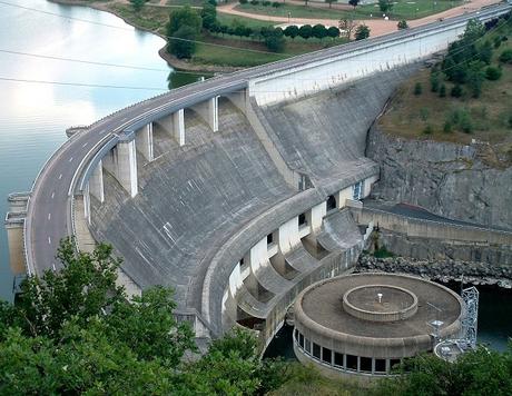 les deux dernières photos ont été prises sur le Net pour obtenir un aperçu plus large de ce barrage