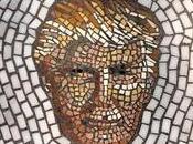 artiste comble nids-de-poules avec mosaïques