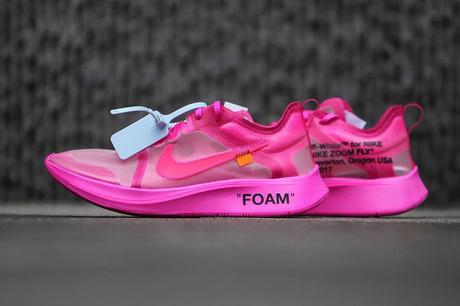 De nouvelles images des Nike Zoom Fly SP Off White Pink and Black