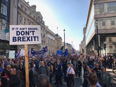 700 000 manifestants demandent un second referendum sur le Brexit
