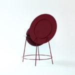 Proun, la chaise féminine et minimaliste de Katia Tolstykh