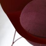 Proun, la chaise féminine et minimaliste de Katia Tolstykh