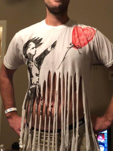 Le Banksy auto-détruit devient un costume d’Halloween Le Banksy auto-détruit devient un costume d’Halloween