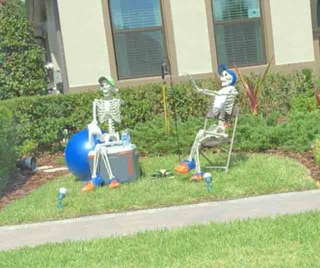 Chaque jour, ses voisins changent leur décoration d’Halloween